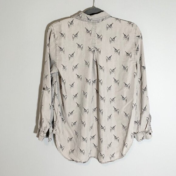 Jane and Delancey giraffe print long sleeve collared button down shirt top - Picture 5 of 9